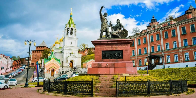 Памятник Минину и Пожарскому в Нижнем Новгороде